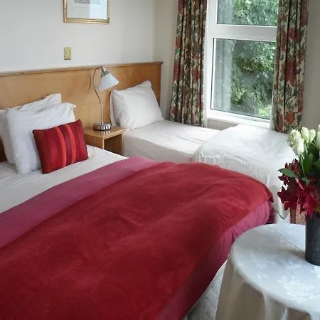 לינה וארוחת בוקר Gabriel House 4*