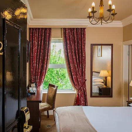 לינה וארוחת בוקר Gabriel House 4*